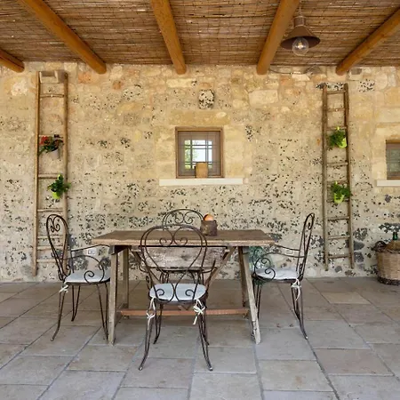 Vanda By Salentoltremare * Specchia